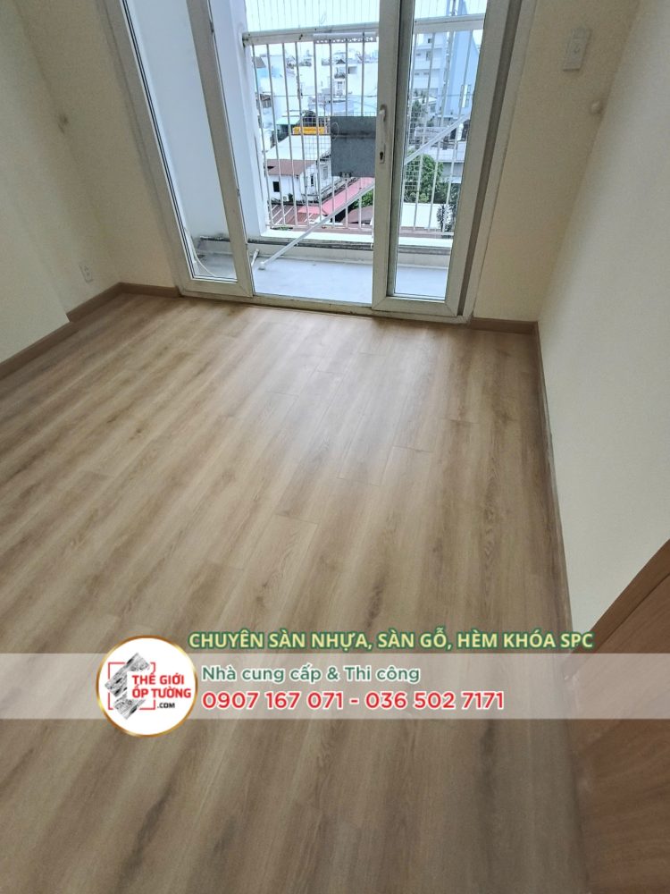 Dịch vụ thi công sàn nhựa hèm khóa Quận 12 TPHCM