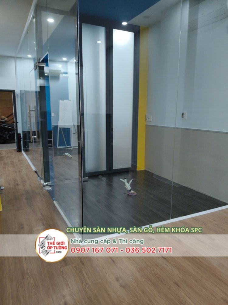 Dịch vụ thi công sàn nhựa hèm khóa Quận 12 TPHCM