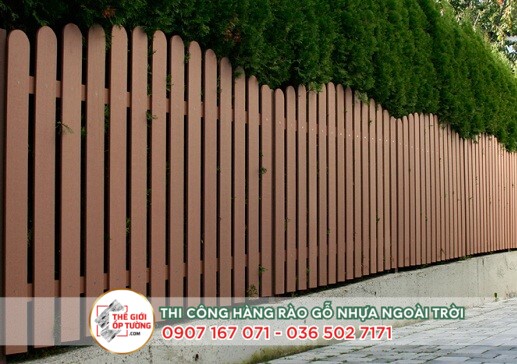 Những mẫu hàng rào gỗ nhựa được yêu thích hiện nay